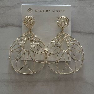 Kendra Scott Gold Hallie earrings- NWT